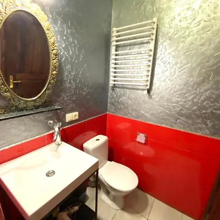 в центрі на вулиці лесі українки 19 4* Lemberg