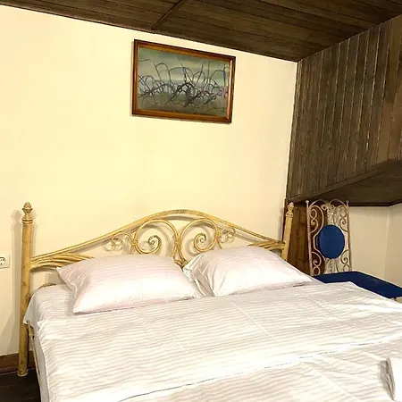 в центрі на вулиці лесі українки 19 4* Lviv