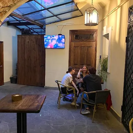 в центрі на вулиці лесі українки 19 Lviv