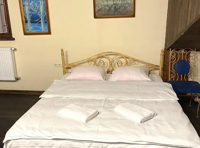 Aparthotel в центрі на вулиці лесі українки 19 4*