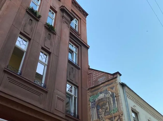 в центрі на вулиці лесі українки 19 Lviv