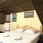 в центрі на вулиці лесі українки 19 Lviv