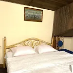 в центрі на вулиці лесі українки 19 3* Lviv