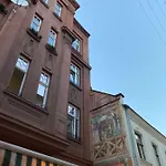 в центрі на вулиці лесі українки 19 Lviv