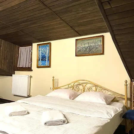 в центрі на вулиці лесі українки 19 Leopoli