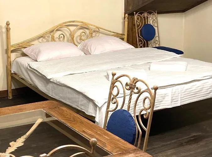 Aparthotel в центрі на вулиці лесі українки 19 4*