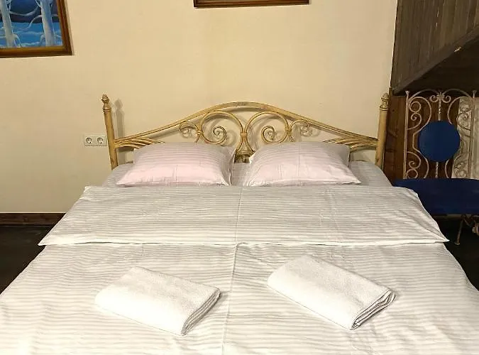 в центрі на вулиці лесі українки 19 4* Lviv