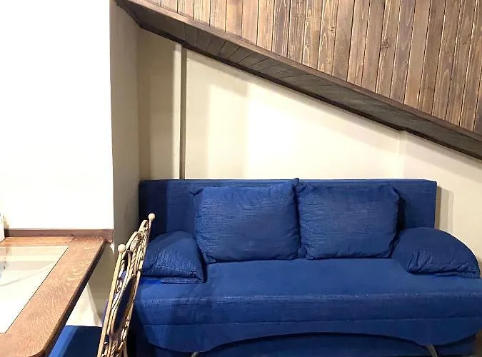 в центрі на вулиці лесі українки 19